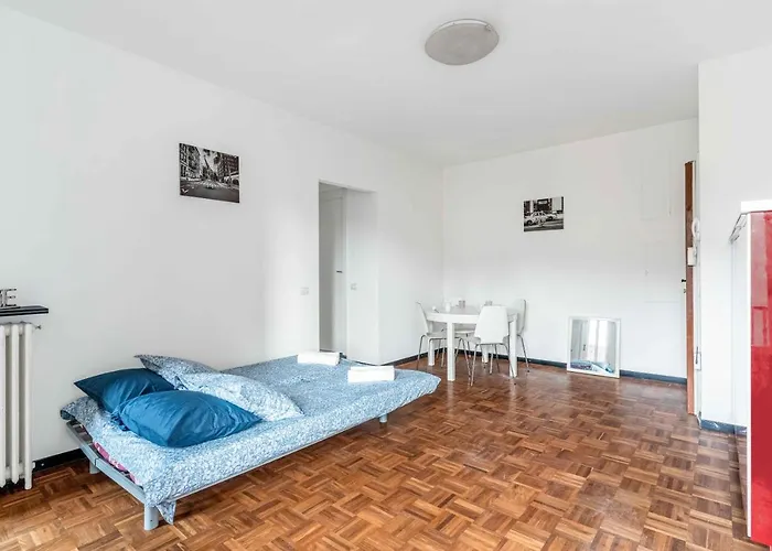 Mi8 -10 Minutes From The Duomo- Large Apartment