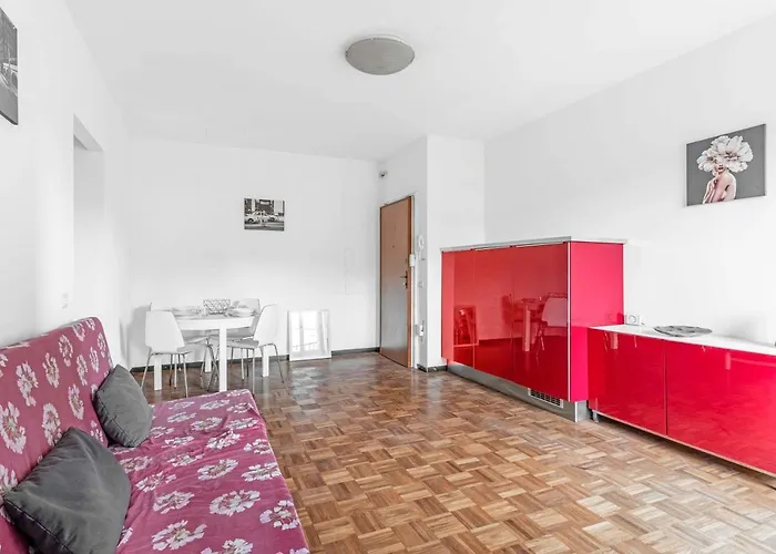 Mi8 -10 Minutes From The Duomo- Large Apartment